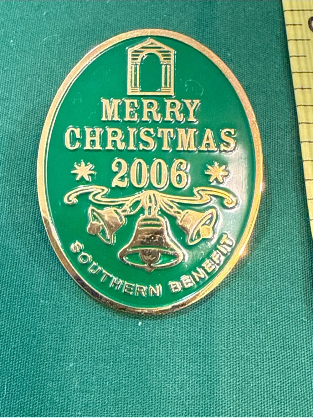 2006 Merry Christmas Southern Benefit Pin. 66C
